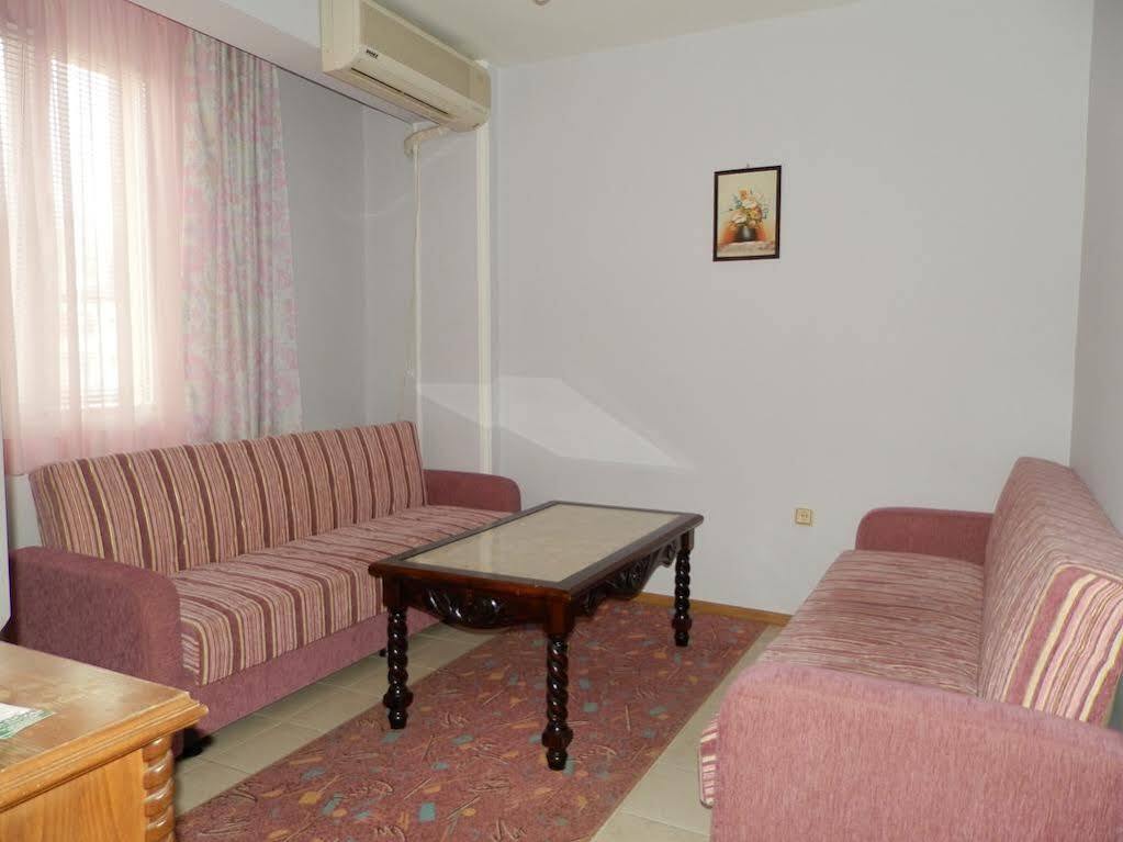 Elena Hotel Petrich  Ngoại thất bức ảnh